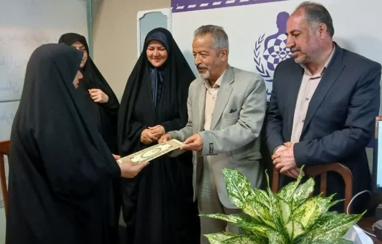 تقدیر از شورای مشارکت های بانوان مجمع خیرین سلامت استان
