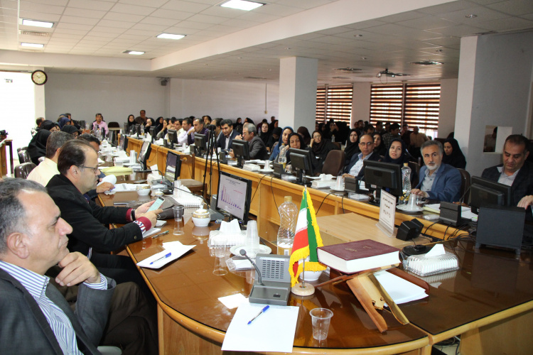 جلسه پایش شاخص های شهرستان ها، سالن جلسات مرکز بهداشت استان مرکزی، ۲۵ تیر ماه