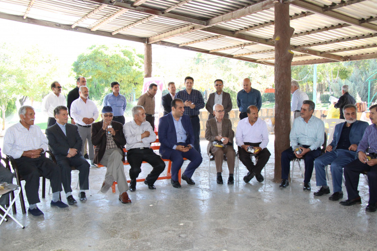 برگزاری مراسم تجلیل از همکاران بازنشسته مرکز بهداشت استان مرکزی، ۱۴ مهر ماه