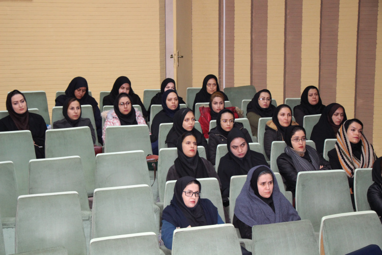 کارگاه کنترل کیفی آنالیز ادار و مایعات ، سالن جلسات مرکز بهداشت استان مرکزی ، ۸ دی ماه