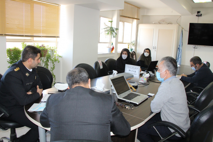 جلسه تخصصی پیشگیری از سوانح و حوادث( رئیس پلیس راهور ، معاون بهداشتی ، گروه بیماری های غیرواگیر)، سالن جلسات مرکز بهداشت استان مرکزی، ۵ دی ماه